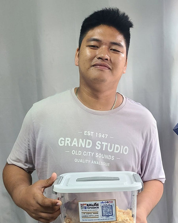 A customer with his new hamster